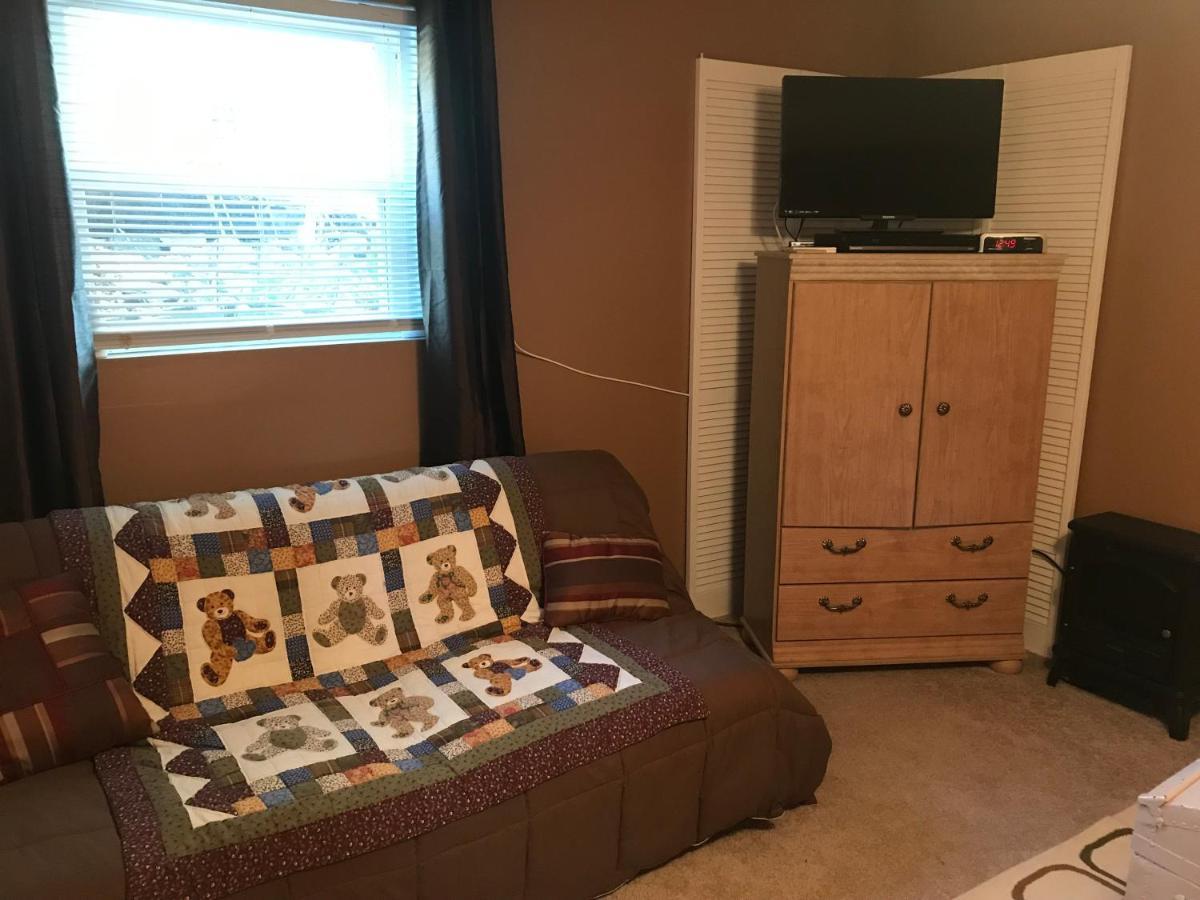 Lakeshore Retreat Bed and Breakfast Richmond Esterno foto